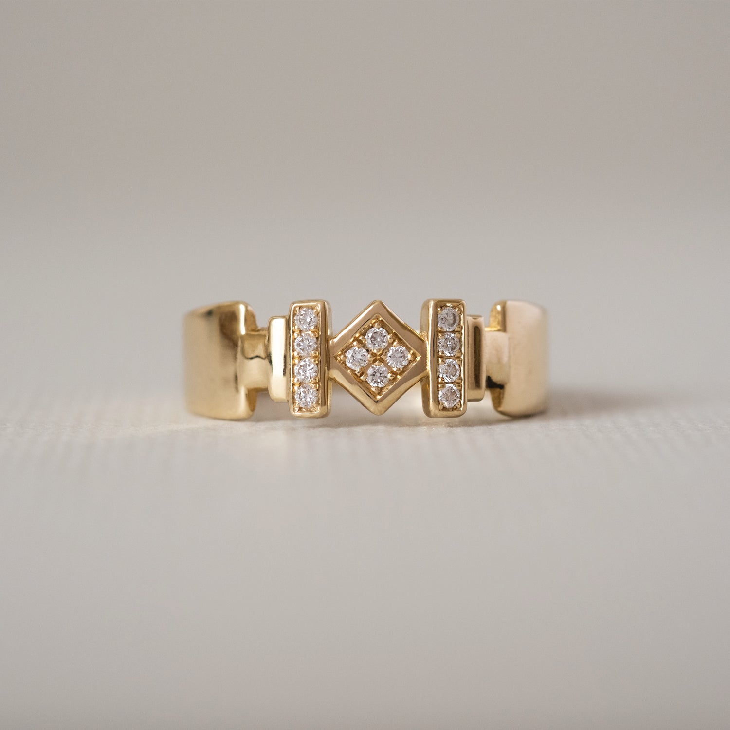 inlaid earth ring