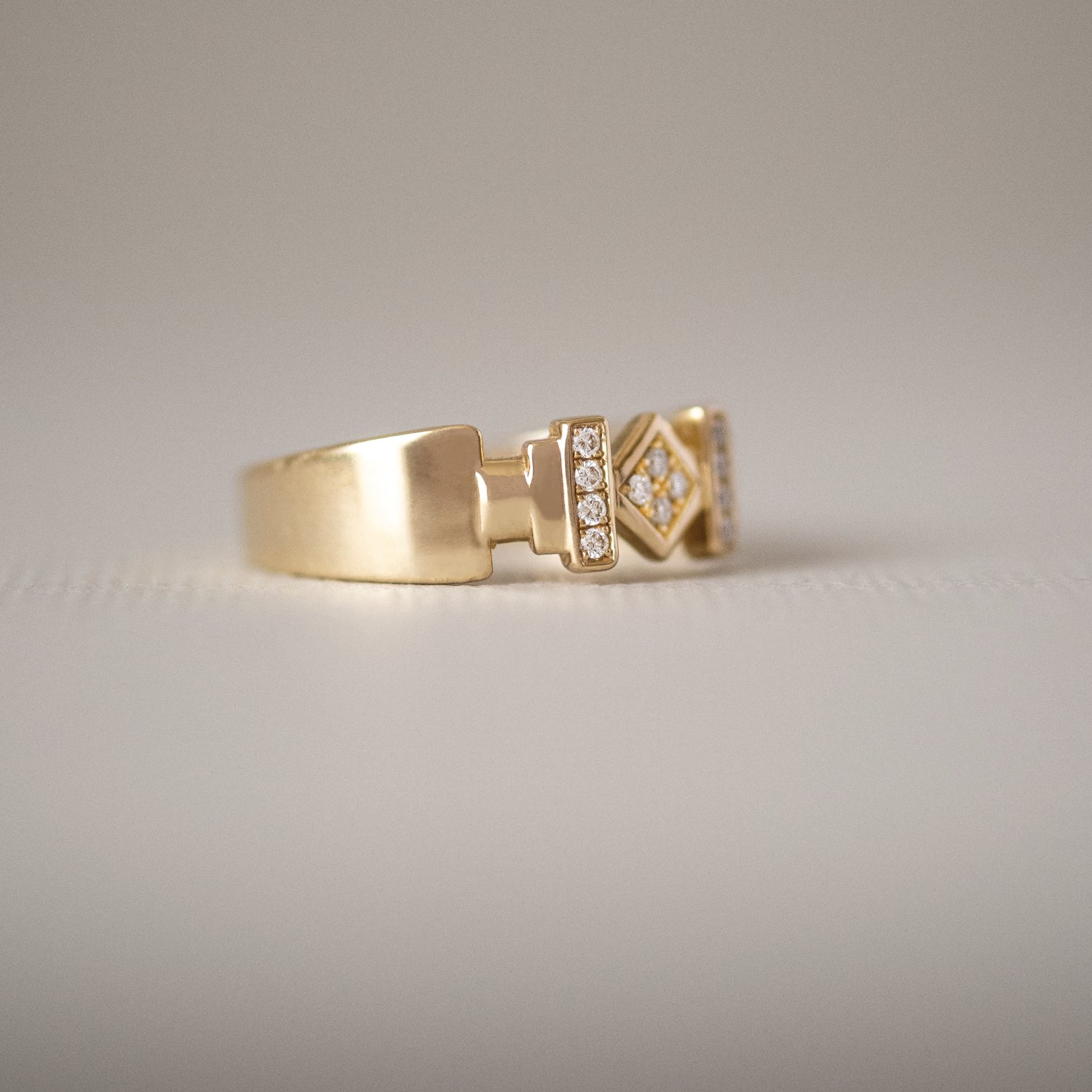 inlaid earth ring