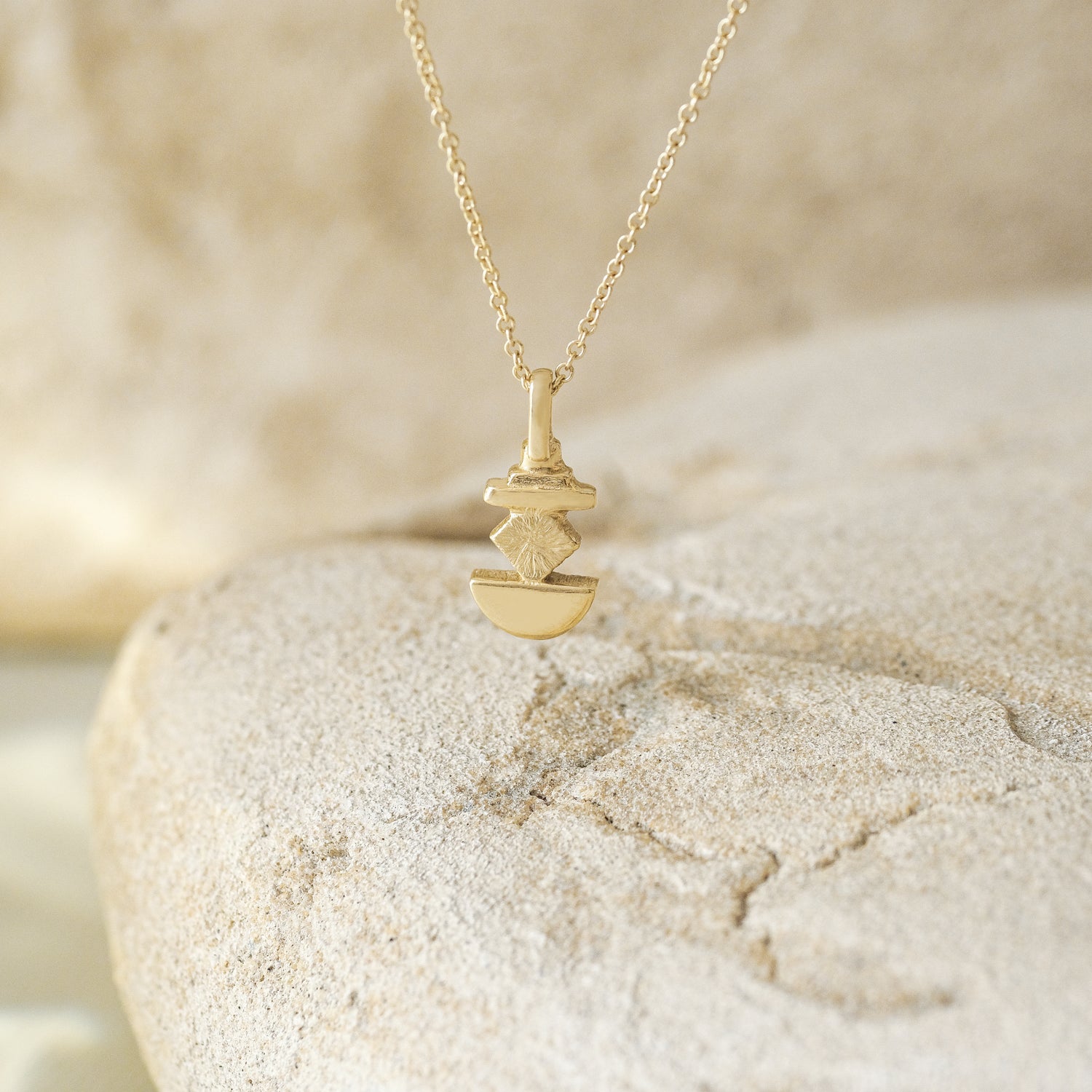 Adam necklace with texture
