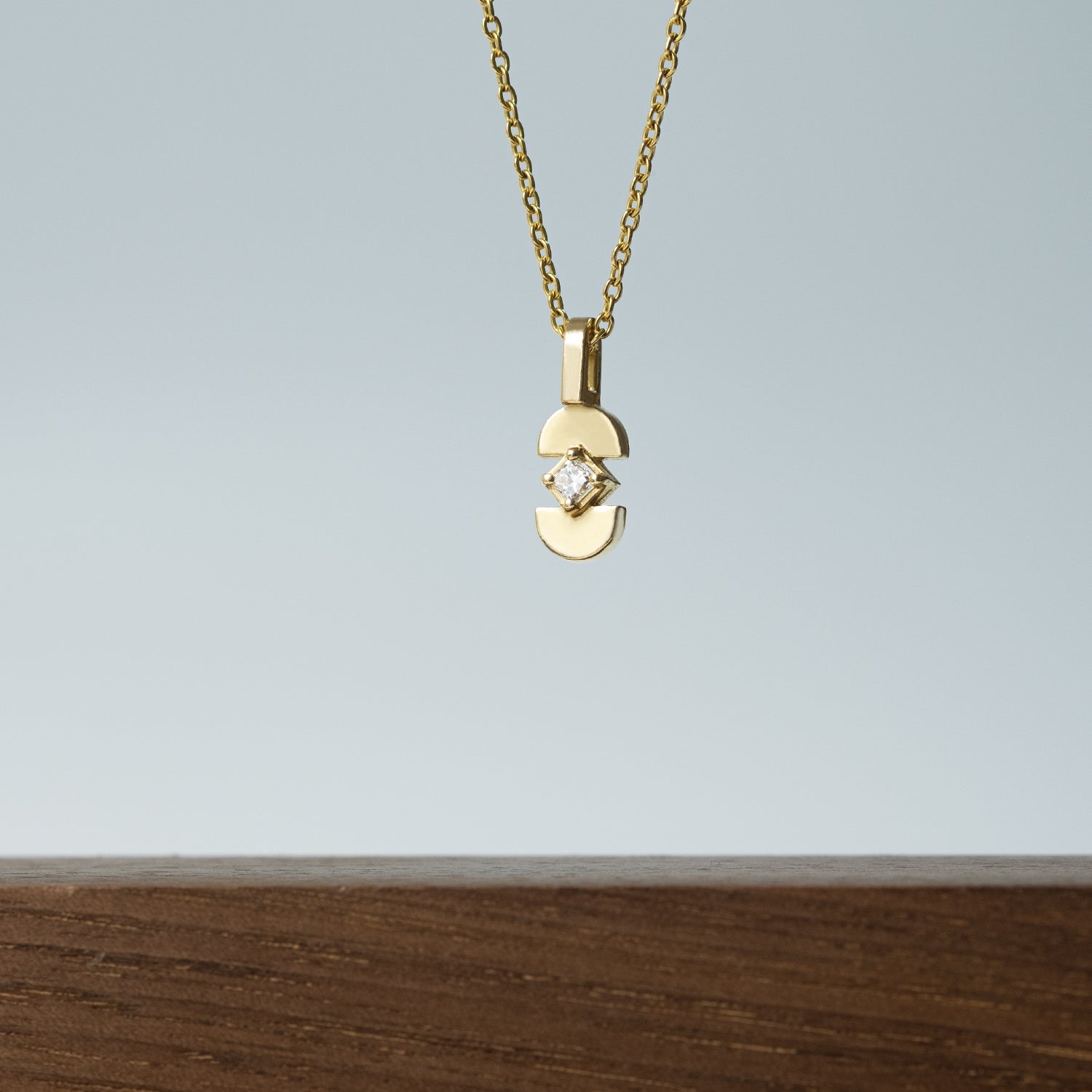 Chain of heaven and earth