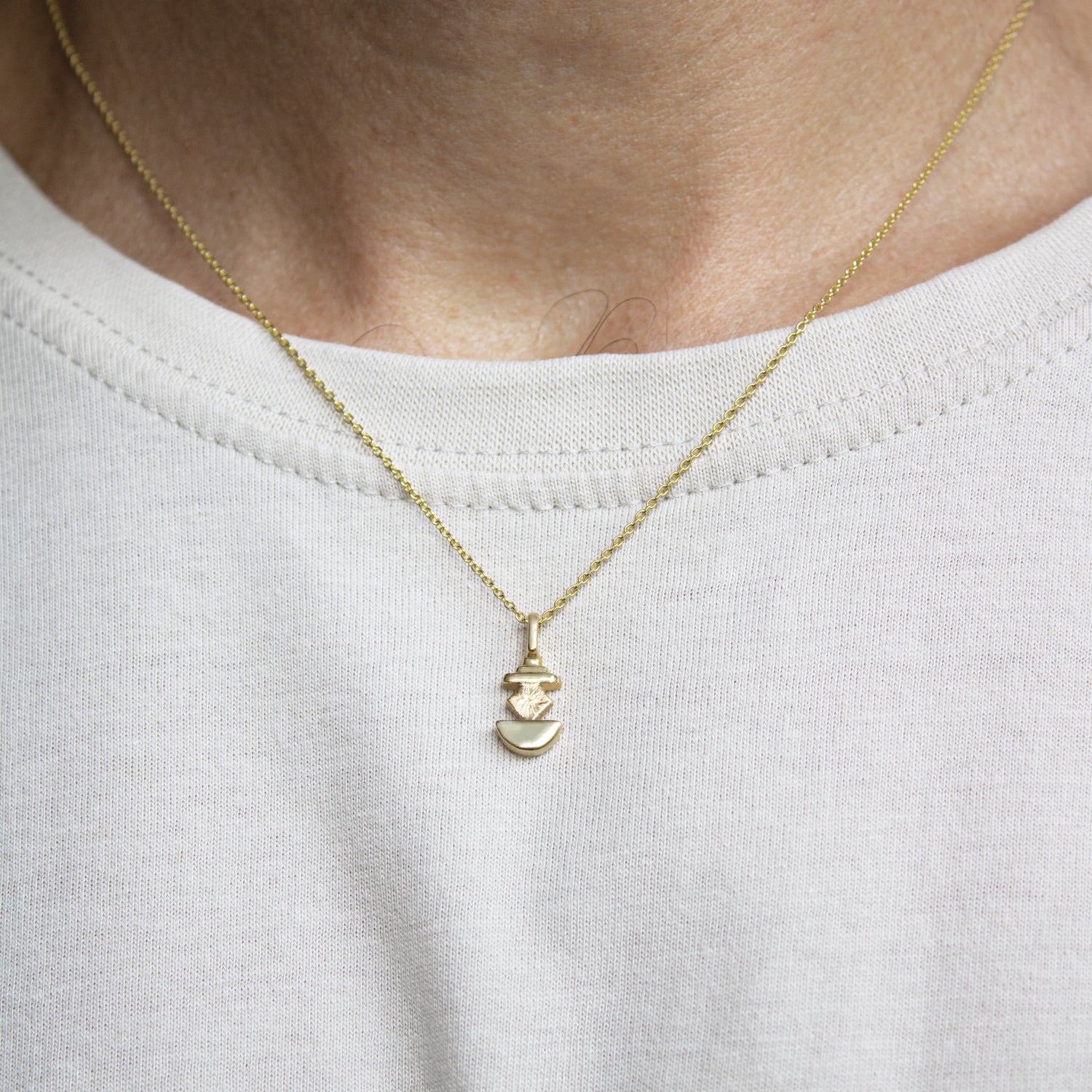 Adam necklace with texture